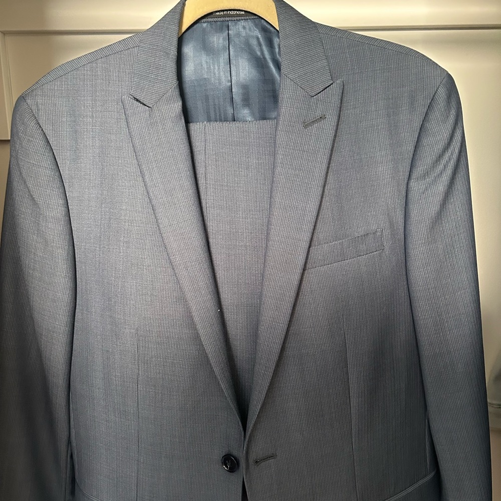 Bar III Blue Wool Blend Suit Modern Notch Lapel